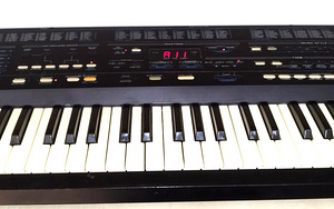 Синтезатор Roland E36 (2 фото из 3)