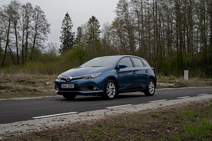 Toyota Auris Active Plus 1.6 97kW (2 foto / 14)