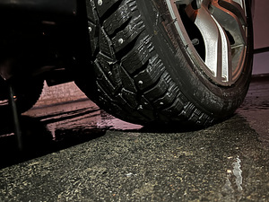 BMW veljed koos uueväärsete naelrehvidega 225/50/17 (2 foto / 4)