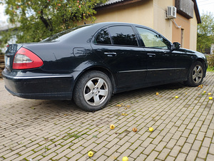 Mercedes-benz e320 3.0 165kw elegance (5 foto / 7)