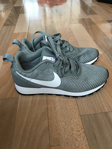 Кроссовки Nike новые (4 фото из 4)