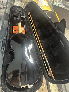 Viiul Stagg VN 4/4 TBK (3 foto / 3)