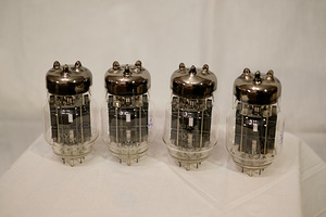 Vaakumlambid 6С33С (6S33S), 4 tk., pesadega (4 foto / 7)