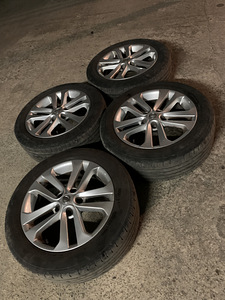 Nissan литые диски+шины 215/55/17 (1 фото из 2)