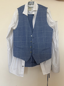 Lõpukostüüm noormehele / (vest + püksid + triiksärk) (2 foto / 5)