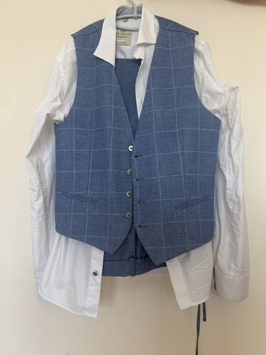 Lõpukostüüm noormehele / (vest + püksid + triiksärk)