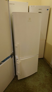 Холодильник с гарантией Elektrolux