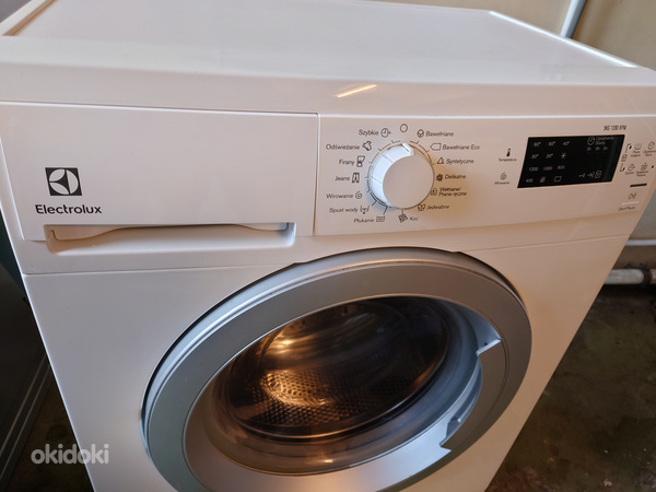 Узкая стиральная машина Elektrolux 6 кг (фото #3)