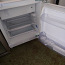 Встроенный маленький холодильник (фото #3)