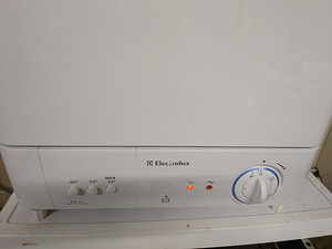 Vaike noudepesumasin Elektrolux (2 foto / 5)