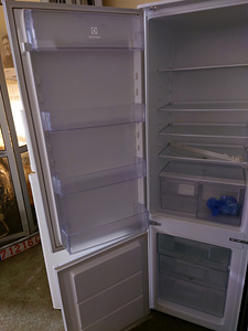 Встраиваемый холодильник Electrolux (5 фото из 5)