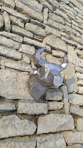 Polygonal bull head (5 foto / 6)