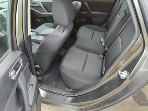 Mazda 3 (7 фото из 14)