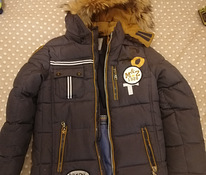 Продам зимнюю куртку 134