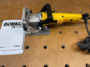 Ламельный фрезер DeWalt DW682K (1 фото из 3)
