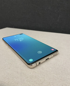 Samsung S10+ (2 фото из 5)