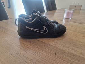 Nike tossud suurus 33 (1 foto / 2)