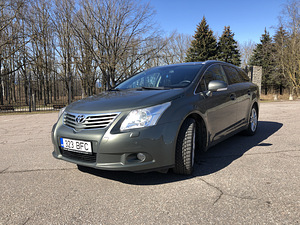 Toyota Avensis 1.8 T27, универсал. (10 фото из 13)