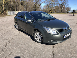 Toyota Avensis 1.8 T27, универсал. (11 фото из 13)