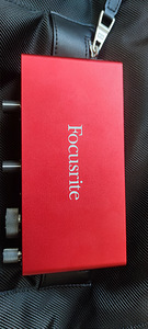 Scarlet focusrite 2i2 gen3 (3 фото из 3)