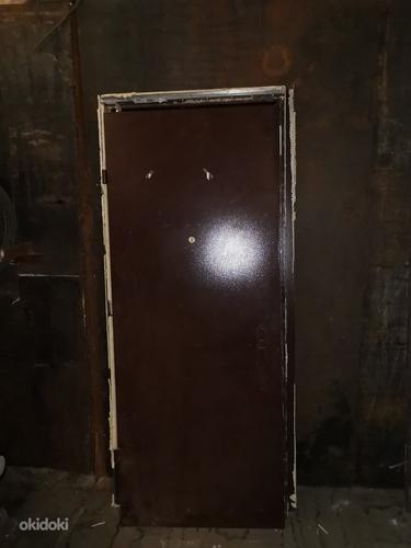 Железная дверь с косяком. (фото #2)