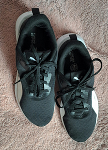 Женские кроссовки Puma. (3 фото из 7)