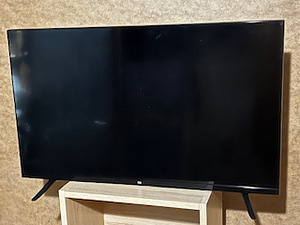 Televiisor Xiaomi MI LED TV P1 L32M6-6AEU 32, HD (1 foto / 5)