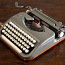 1953. Привлекательная пишущая машинка Пишущая машинка Prince (фото #1)