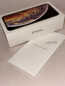iPhone XS Max 64GB Gold (7 foto / 7)