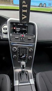 Volvo XC60 2.0 TDI 133kW (7 foto / 14)