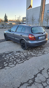 Nissan almera (7 foto / 12)