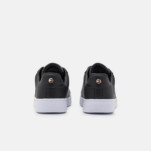 Tommy Hilfiger tossud (1 foto / 4)