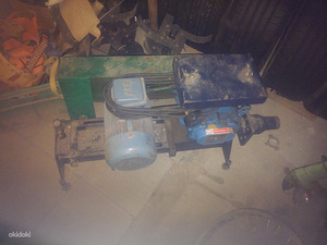 Kompressor (1 foto / 3)