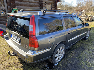 Volvo V-70 AWD 2004a. 120kw diisel (3 foto / 15)
