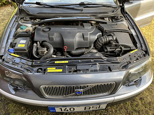 Volvo V-70 AWD 2004a. 120kw diisel (10 foto / 15)