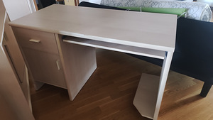 Müüa heas korras riiul ja kogu toa sisustus (7 foto / 10)