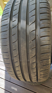 Продам 4 шины 235/35R19 (9 фото из 10)