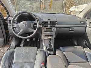Toyota avensis (6 foto / 13)