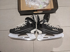 Продаются хоккейные коньки Head S1 (размер EU 44), цвет черн