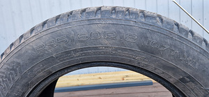 Naastrehvid 235/60/R18 (2 foto / 2)