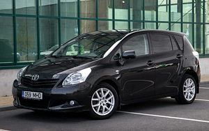 Toyota Verso 130kw (2 foto / 15)