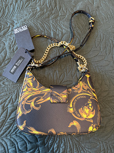 VERSACE (3 foto / 3)