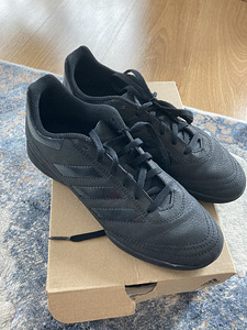 Adidas laste jalgpalli puutsad s 36,5 (1 foto / 4)