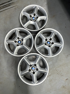 BMW X5 R17 (2 foto / 7)