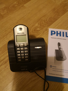 Настольный телефон Philips. (3 фото из 3)