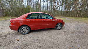 Toyota Corolla (14 фото из 14)