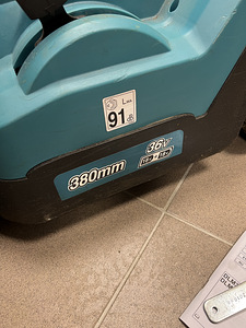 Juhtmevaba muruniiduk Makita DLM382 (4 foto / 7)