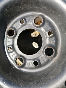 Saab, ford sierra plekid rehvidega (3 foto / 3)