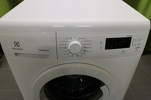 ELECTROLUX PESUMASIN GARANTII (1 foto / 2)