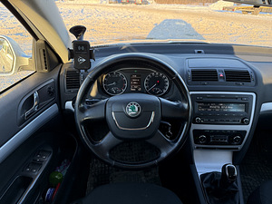 Skoda Octavia (3 фото из 9)